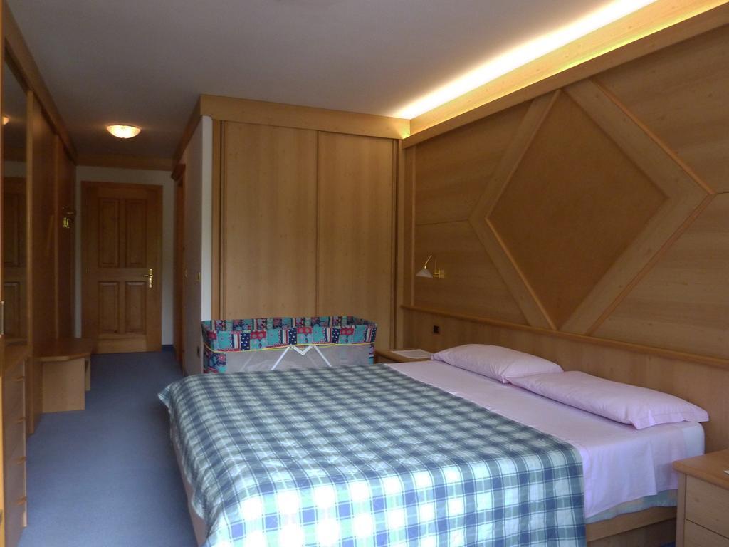 Appartamenti Majon Sotroi Campitello di Fassa Phòng bức ảnh